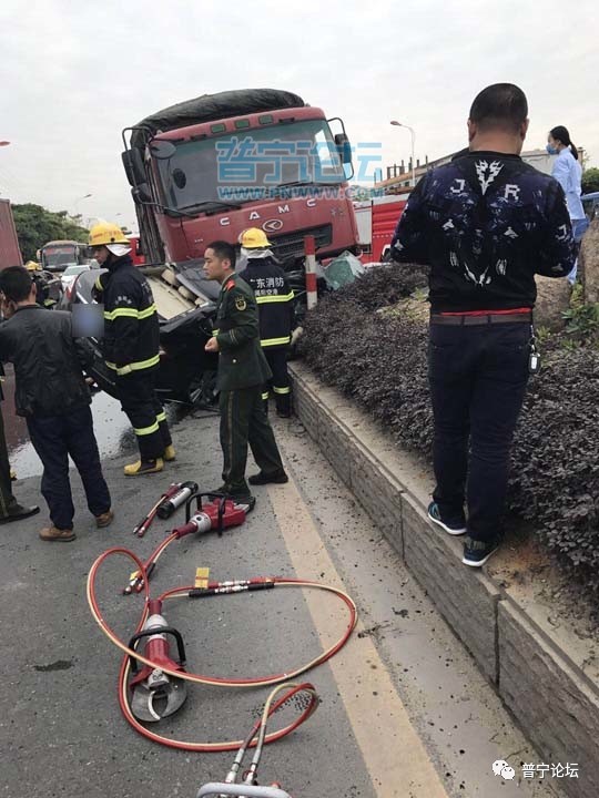 揭秘力量之源，汕头车祸最新报道背后的变化与自信成就之路