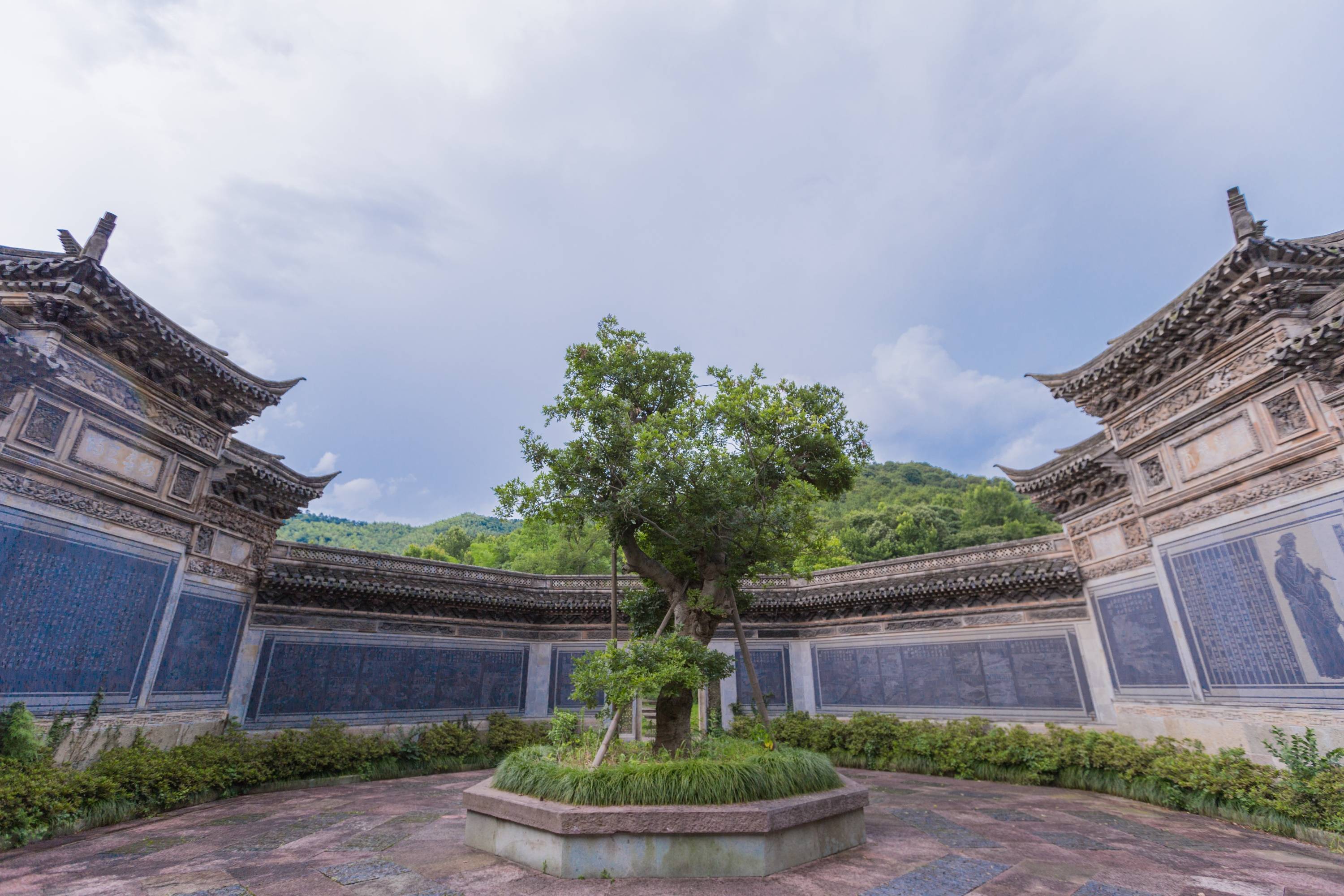 辽阳宏大公墓价格探索，寻求内心平静的绿色墓地之旅