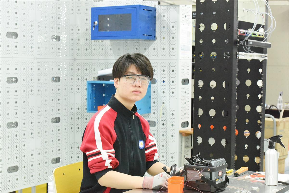 综合布线比赛,综合布线比赛，展现技术与创意的较量