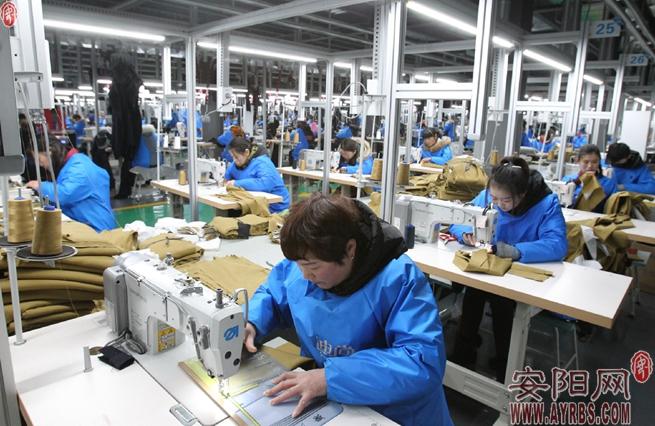 2025新款女装外套，时尚潮流的蜕变与影响力