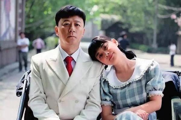 父母爱情演员表全揭秘，星光背后的温馨故事与爱情传奇