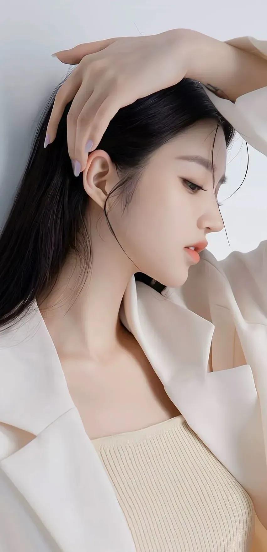 “每日更新美女版下载”,每日更新美女版下载，一种现象的深度解析与观点阐述