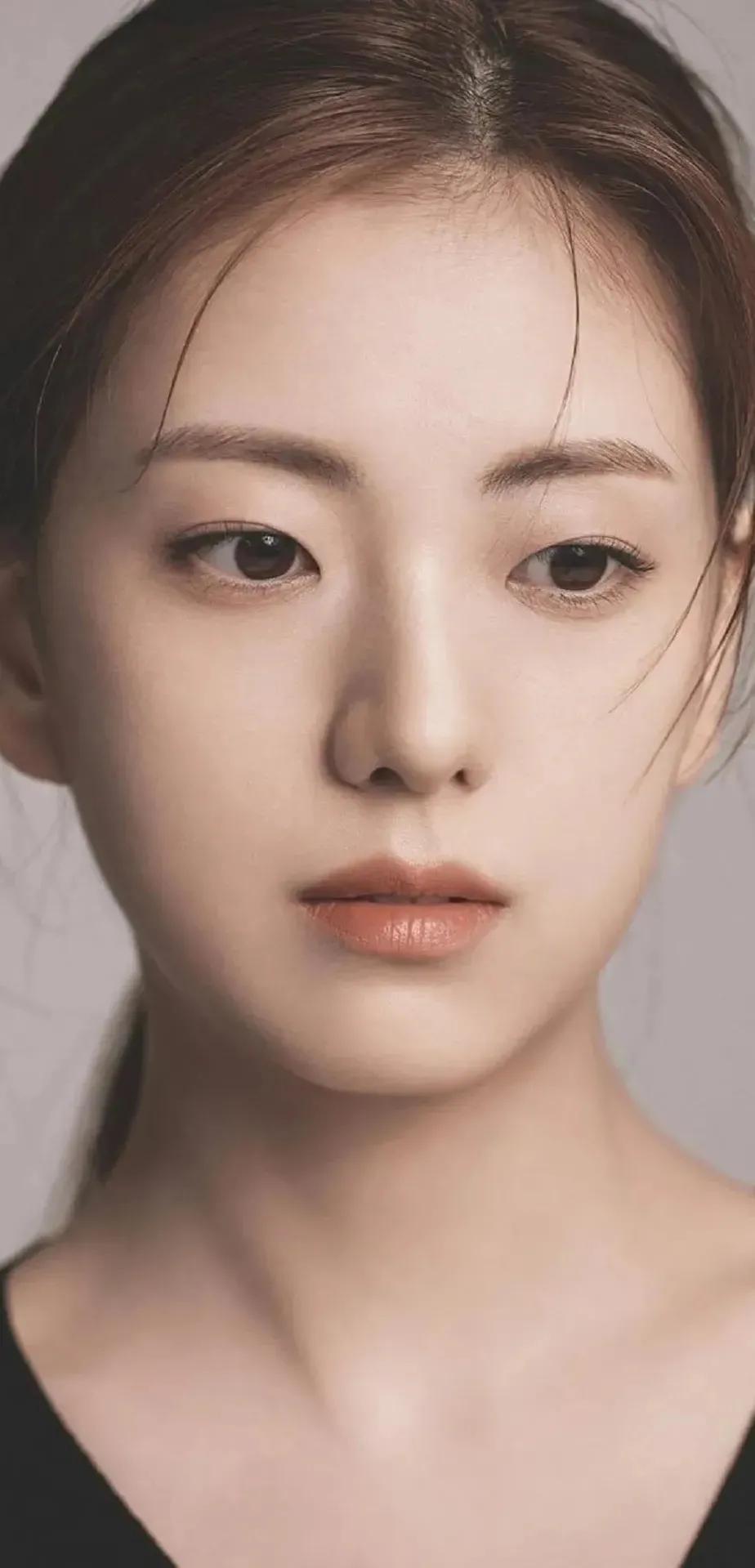 “每日更新美女版下载”,每日更新美女版下载，一种现象的深度解析与观点阐述