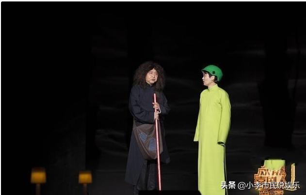 高科技产品巅峰之作夺冠海报，引领未来生活新潮流的巅峰之作