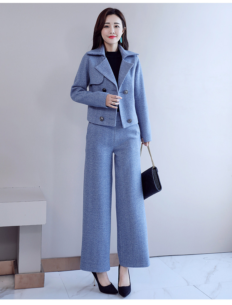 最新款女士秋装图片，小巷深处的时尚秘境展示